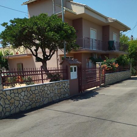 B&B One 沃尼扎 外观 照片